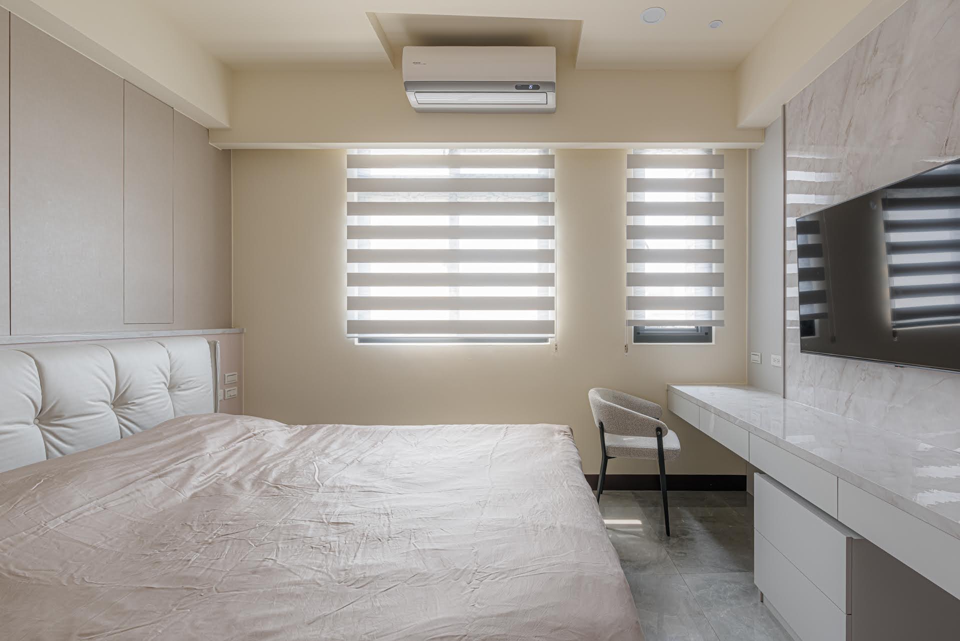 和煦香苑主臥室淺色空間設計