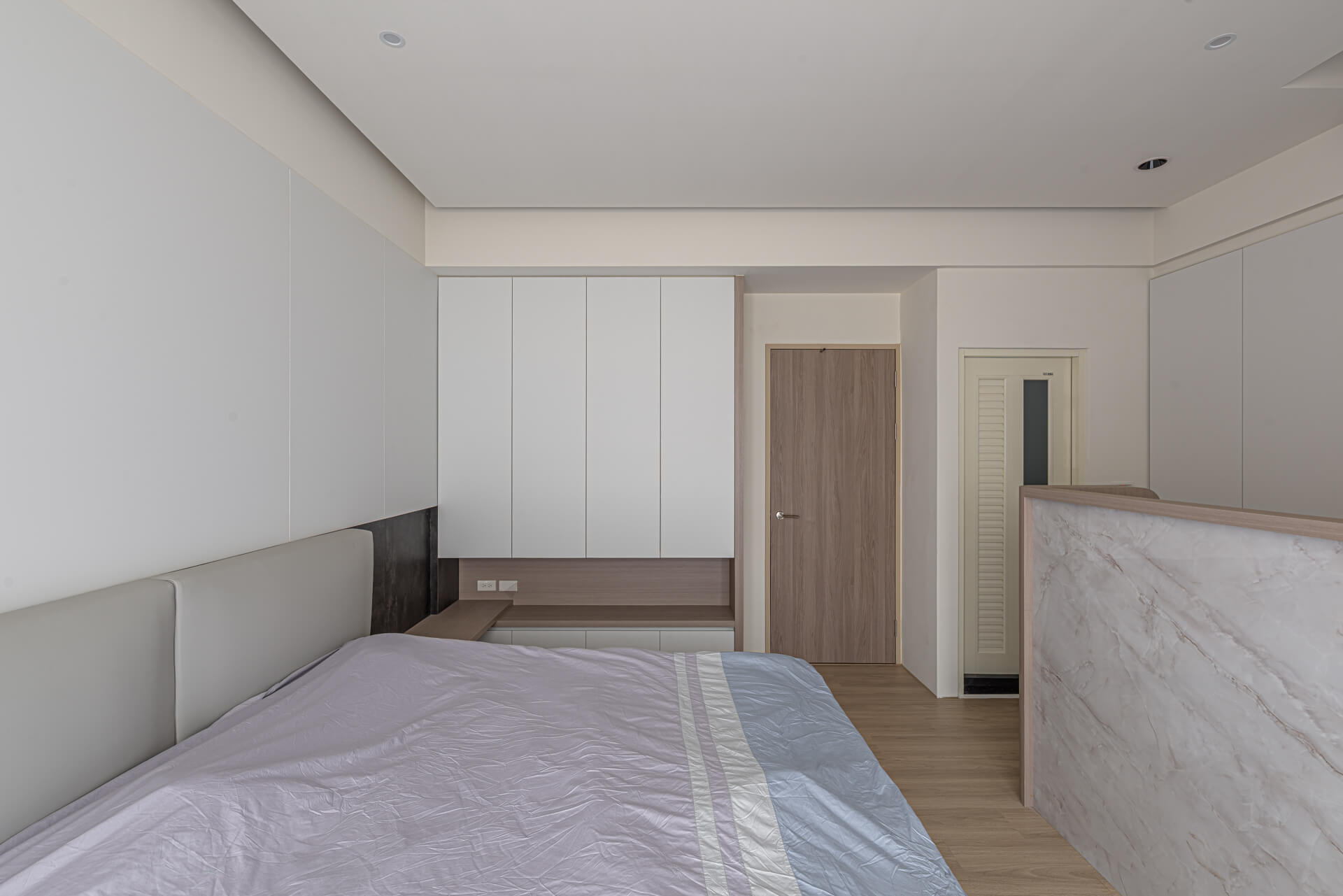 靜寓近心臥室收納隱藏式門板